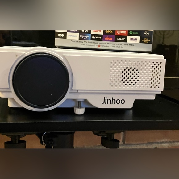 Mini Wi-Fi Portable Projector - Picture 2 of 4